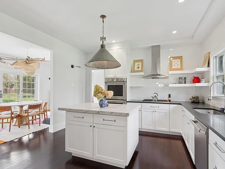 18 Dickerson Dr — Photo 5