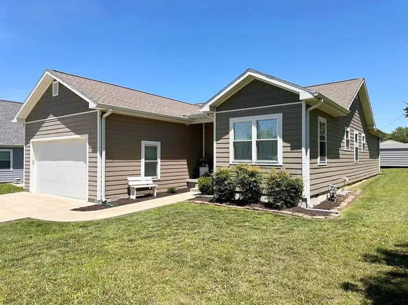 205 E Golden Ave, El Dorado Springs, MO 64744