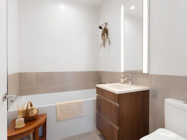 21-21 31st Street image 18 of 24