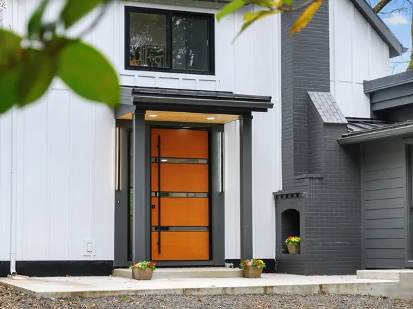 1403 SW Broadway Dr, Portland, OR 97201