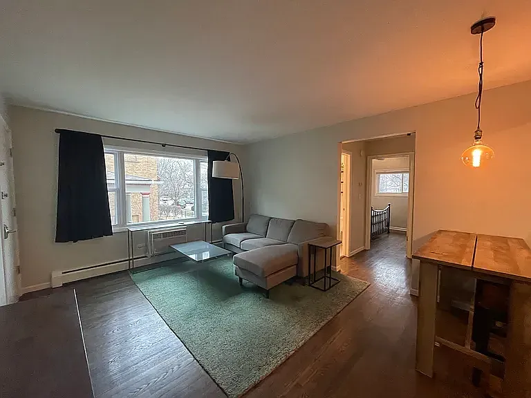 4402 N Hermitage Ave — Photo 2