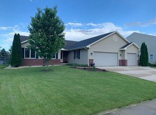 648 S 6th St, Evansville, WI 53536