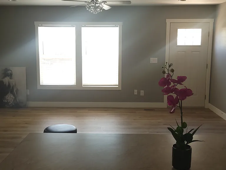 4214 E Fremont St — Photo 8