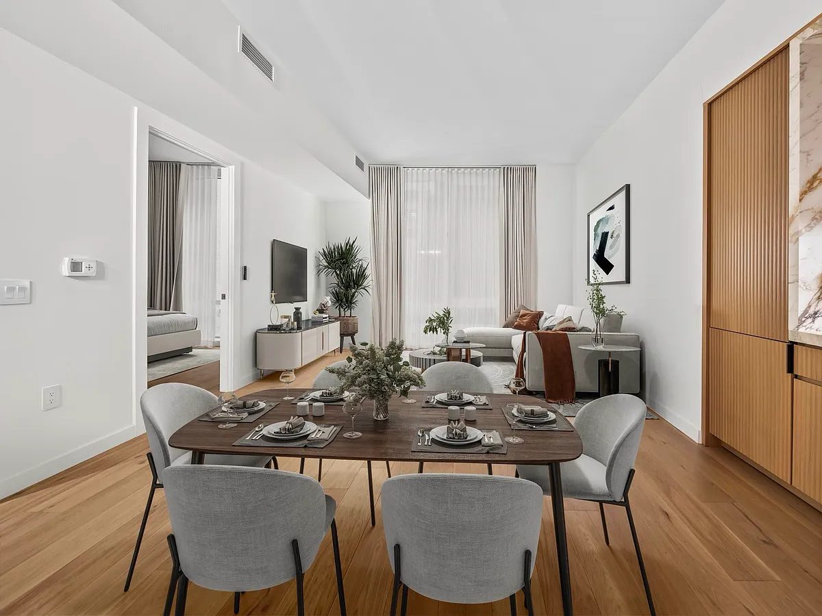 Building Photo - 135 E 47th St #5F