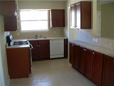4th image of 4510 Craigwood Dr