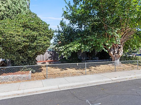 4th image of 4651 Finney Rd