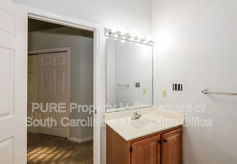 208 Pipers Ln #208 — Photo 16