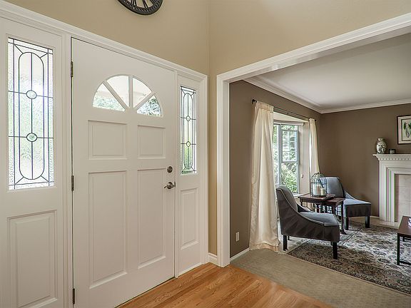 2nd image of 2402 233rd Ave NE