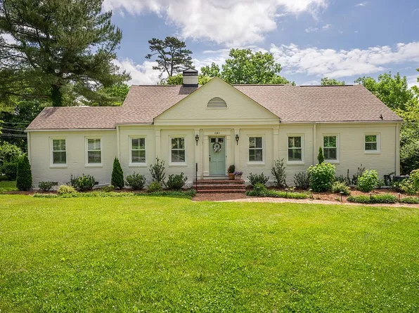 1301 Elfin Rd, Lookout Mountain, GA 30750