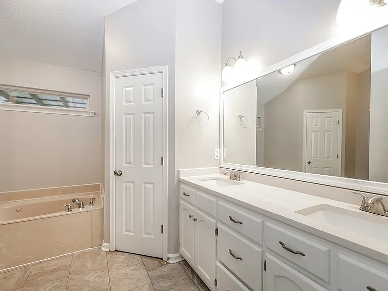 5521 Milton Ridge Dr — Photo 12