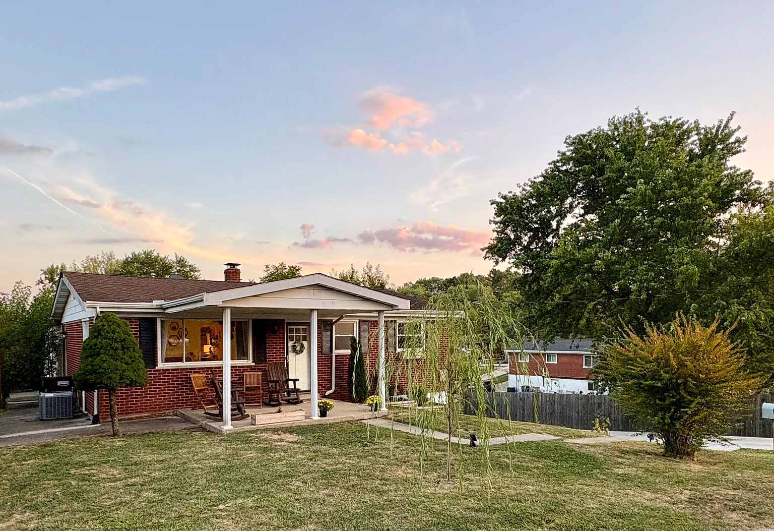 9039 Oak Ln photo 1