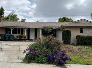 830 Rim Rd, Pasadena, CA 91107