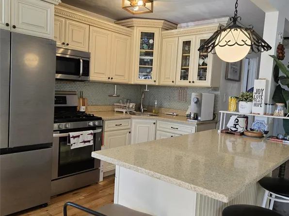 175-29 Peck Avenue, Flushing, NY 11365-1129