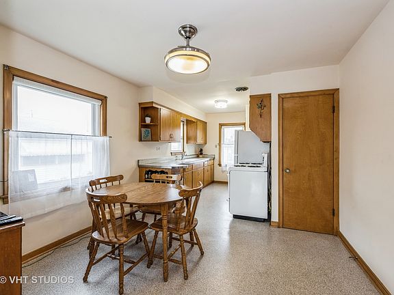 4th image of 3315 Lombard Ave