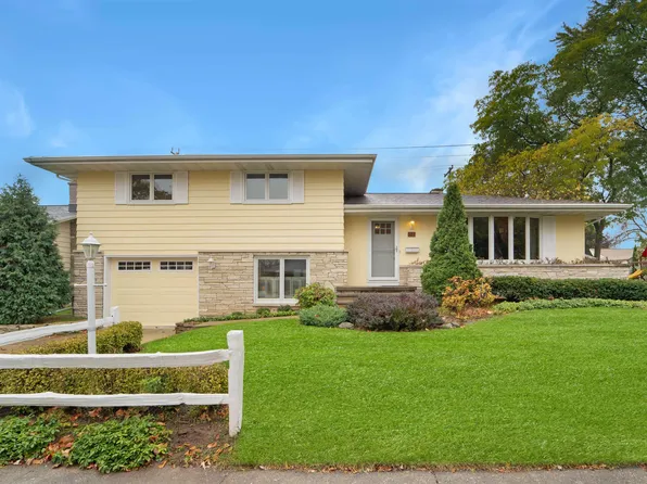 301 E McArthur St, Appleton, WI 54911