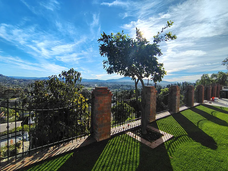 Valle Dr — Photo 2