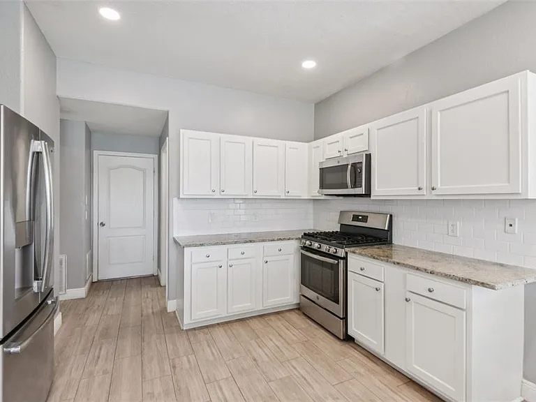 20721 Whitewood Way — Photo 24