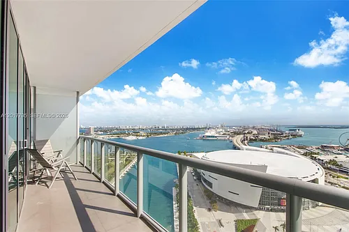 888 Biscayne Blvd #2705 Photo 1
