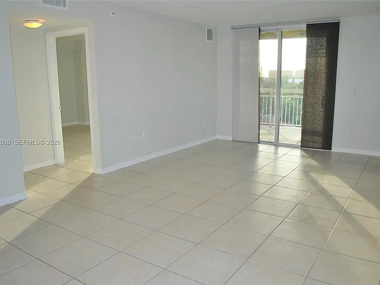 816 NW 11th St #801 — Photo 16
