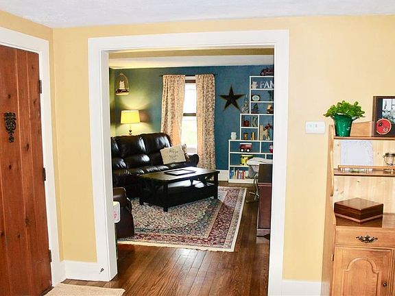4th image of 23 Parker St