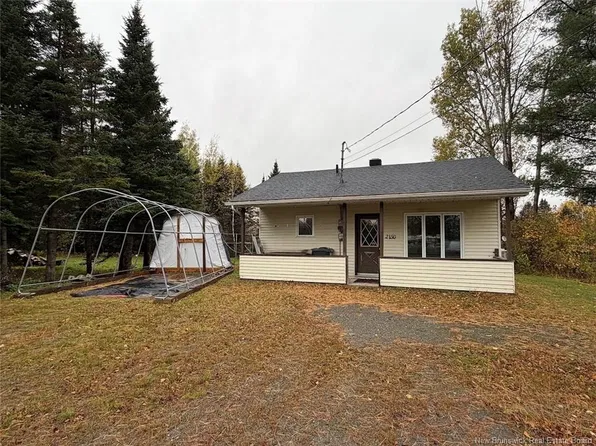 2150 Commerciale St, Haut Madawaska, NB E7A 1B4