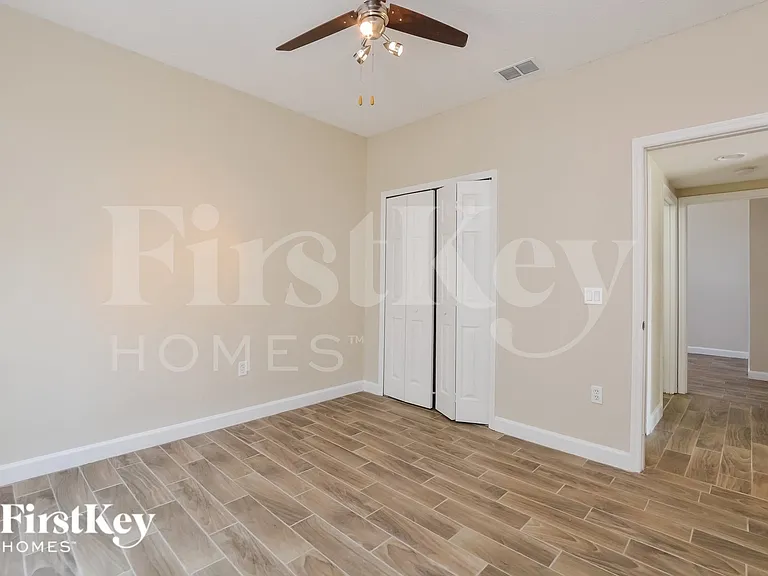 805 Cheriton St — Photo 9