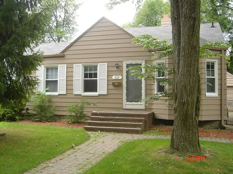 1521 N Vermont Ave — Photo 1