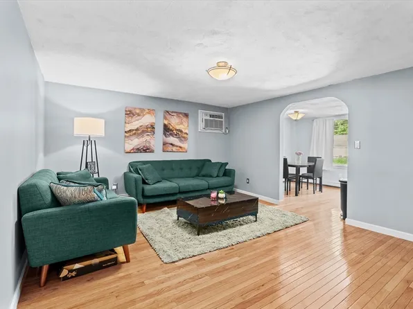 251 Neponset St APT 4, Canton, MA 02021