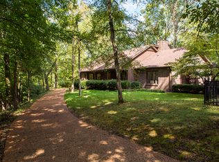 630 Natchez Bend Rd, Nashville, TN 37221