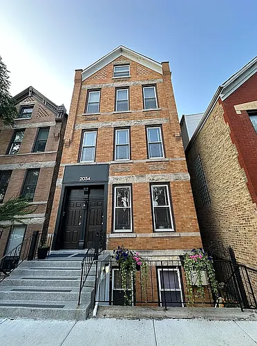 2034 W Homer St #1 Photo 1