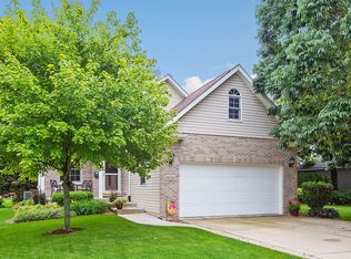 1916 Clement St, Crest Hill, IL 60403