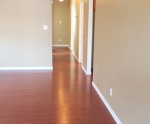 3rd image of 912 Jackalope Ct
