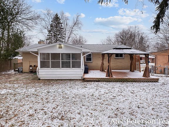 5th image of 1728 Lenora Ter NW