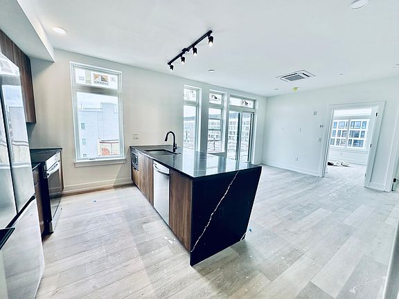 4th image of 1801 N 2nd St #501