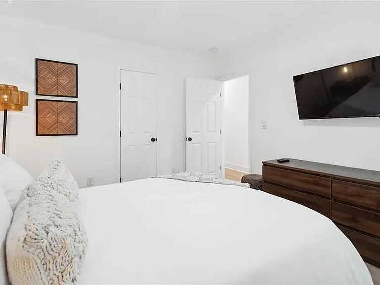725 Alta Pl NW — Photo 17