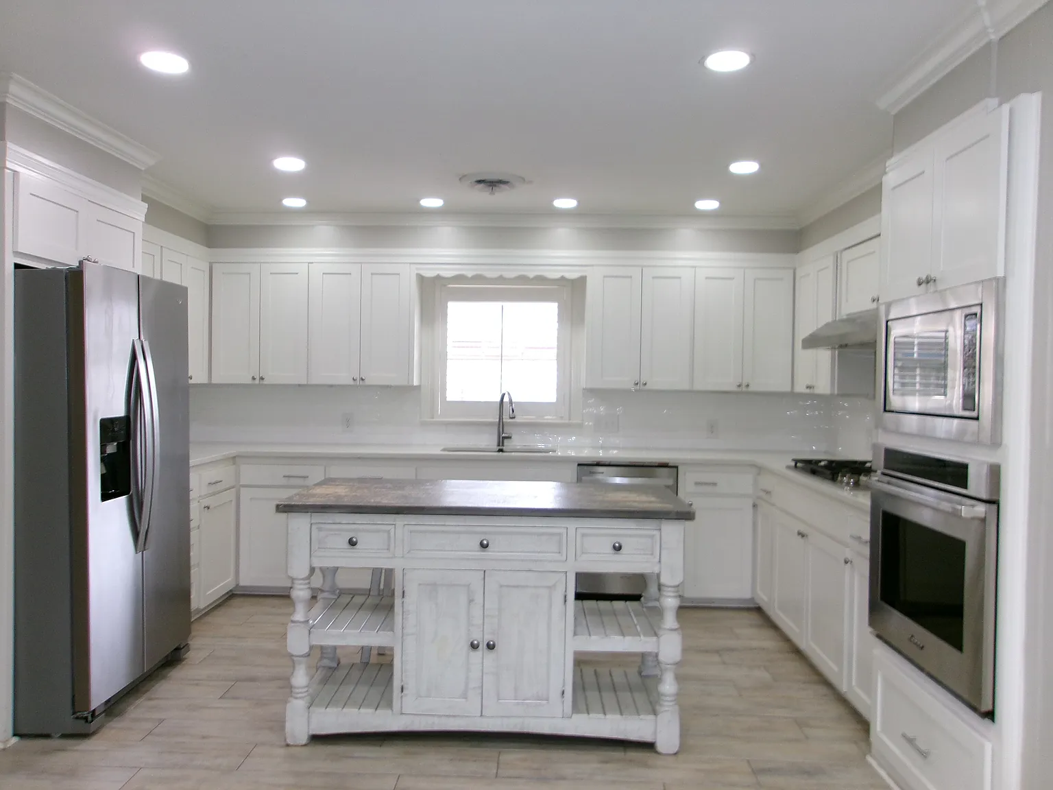 3 bed, 2.5 bath, 2605 sqft, $2,500 — Photo 3