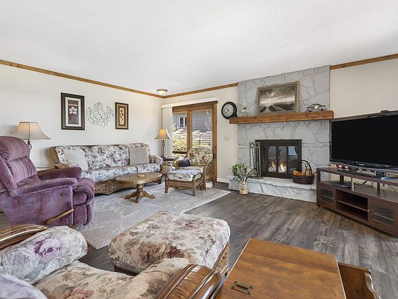 3rd image of 46 Humming Bird Ln