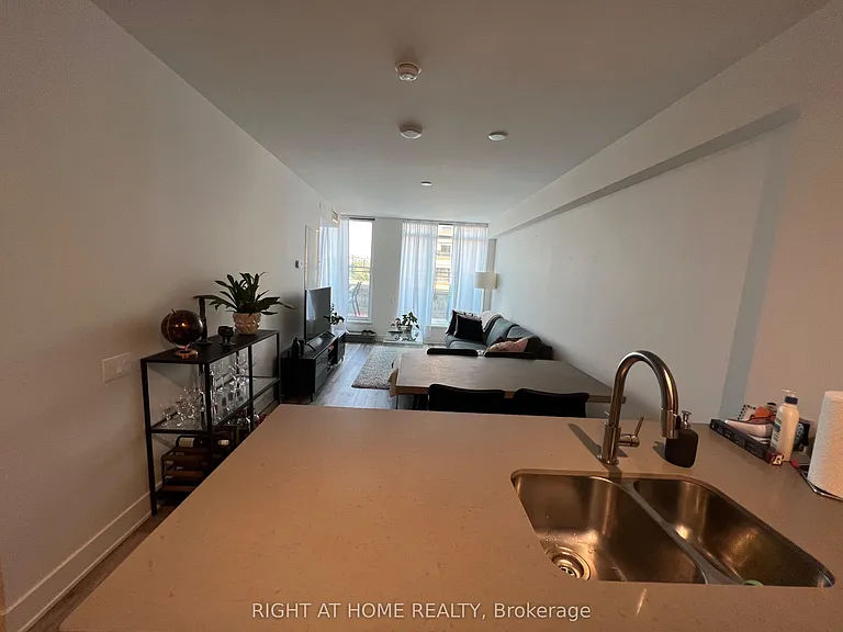 411 Mackay St #601 — Photo 5