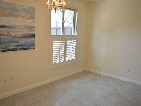 5th image of 79 Forest Ln