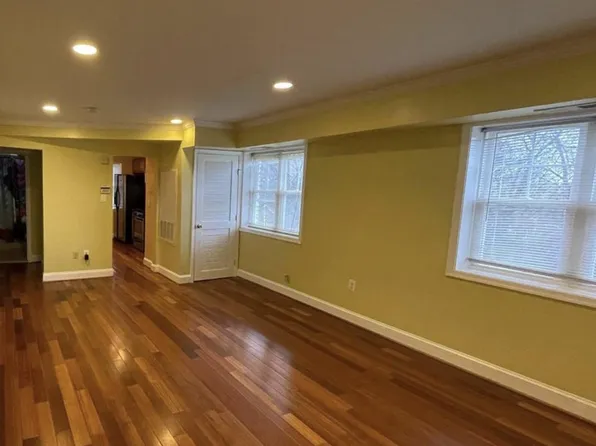3868 9th St SE APT 202, Washington, DC 20032