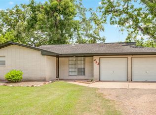 433 Southern Oaks Dr, Lake Jackson, TX 77566