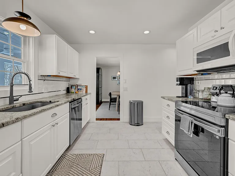 5 Main Dr — Photo 17