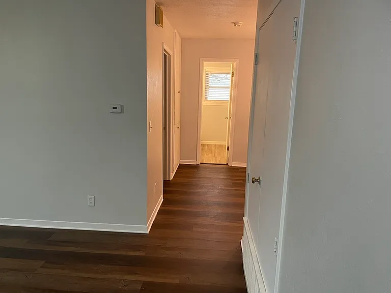 1103 W 21st St — Photo 5