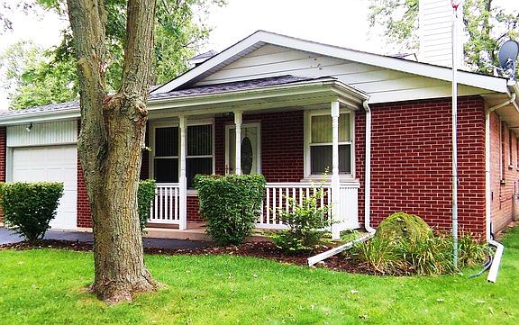 2nd image of 16480 Brenden Ln
