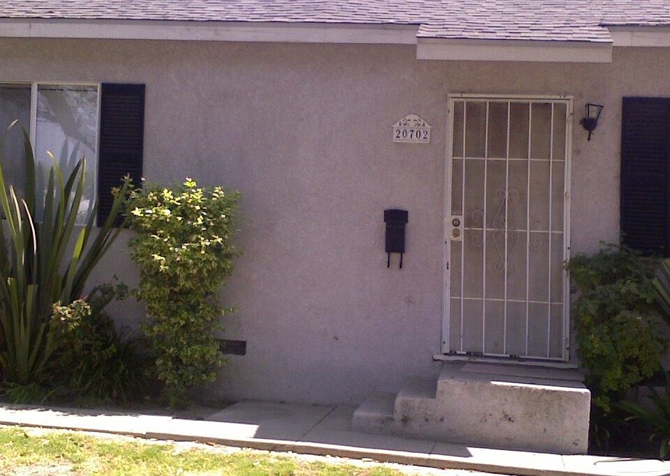 FRONT OF HOUSE