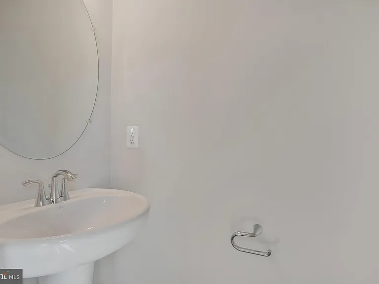 244 Mainstream Dr — Photo 5