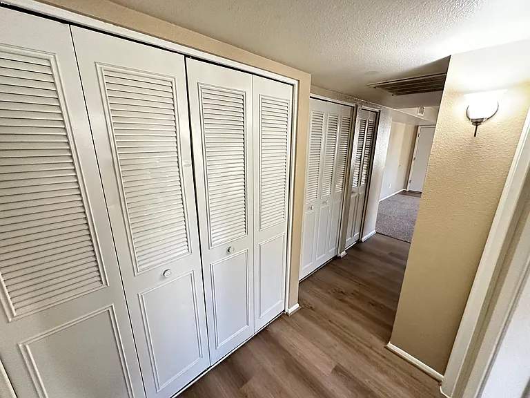 5830 N 48th Dr — Photo 18