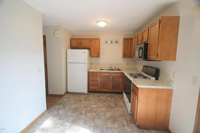 922 Emerald Ave NE #1 — Photo 7