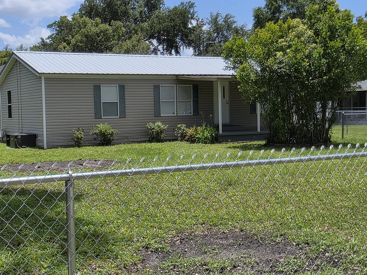 3 bed, 1152 sqft, $1,945 — Photo 1