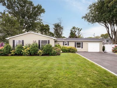 42 Knickerbocker Avenue, Holbrook, NY, 11741